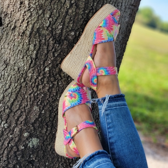 Vibrant Tie-Dye Espadrille Wedges - Picture 5 of 8